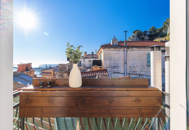 Apartment in Nice - Beautiful modern duplex facing the Port Apartment in Nice - Beautiful modern duplex facing the Port