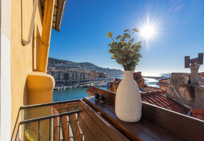 Apartment in Nice - Beautiful modern duplex facing the Port Apartment in Nice - Beautiful modern duplex facing the Port