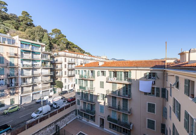 Apartment in Nice - Beautiful modern duplex facing the Port Apartment in Nice - Beautiful modern duplex facing the Port