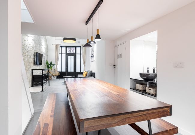 Apartment in Nice - Loft in the heart of Old City - 2 bedrooms - A/C Apartment in Nice - Loft in the heart of Old City - 2 bedrooms - A/C