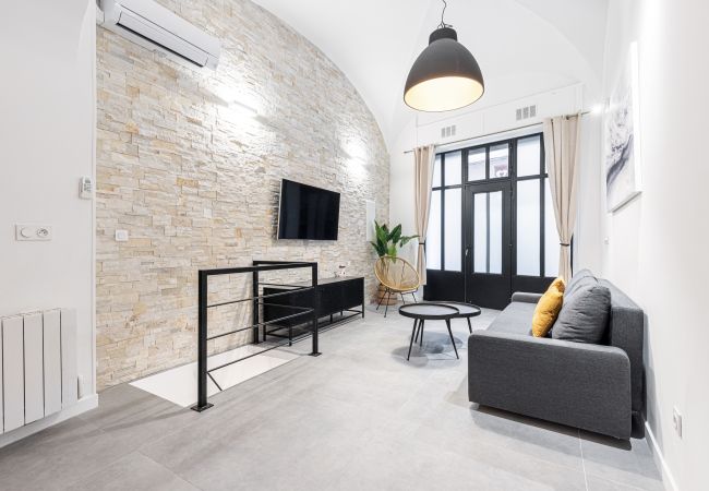 Apartment in Nice - Loft in the heart of Old City - 2 bedrooms - A/C Apartment in Nice - Loft in the heart of Old City - 2 bedrooms - A/C