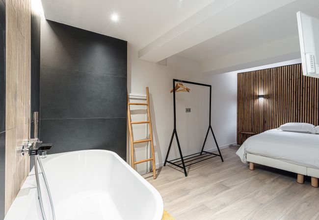 Apartment in Nice - Loft in the heart of Old City - 2 bedrooms - A/C Apartment in Nice - Loft in the heart of Old City - 2 bedrooms - A/C
