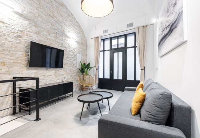 Apartment in Nice - Loft in the heart of Old City - 2 bedrooms - A/C Apartment in Nice - Loft in the heart of Old City - 2 bedrooms - A/C