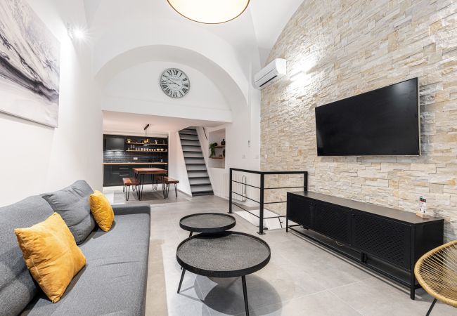 Apartment in Nice - Loft in the heart of Old City - 2 bedrooms - A/C Apartment in Nice - Loft in the heart of Old City - 2 bedrooms - A/C