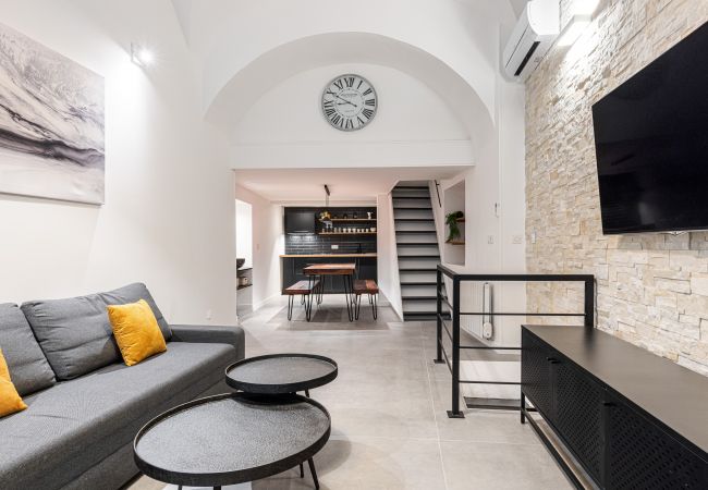 Apartment in Nice - Loft in the heart of Old City - 2 bedrooms - A/C Apartment in Nice - Loft in the heart of Old City - 2 bedrooms - A/C