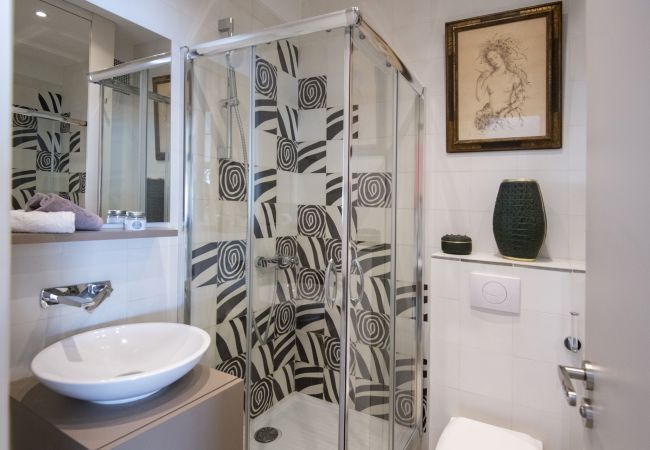 Apartment in Nice - Magnificent 2-room apartment with sea view - Promenade des Anglais Apartment in Nice - Magnificent 2-room apartment with sea view - Promenade des Anglais