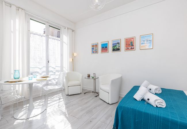 Studio in Nice -  Magnificent Art Deco Studio - City center Studio in Nice -  Magnificent Art Deco Studio - City center