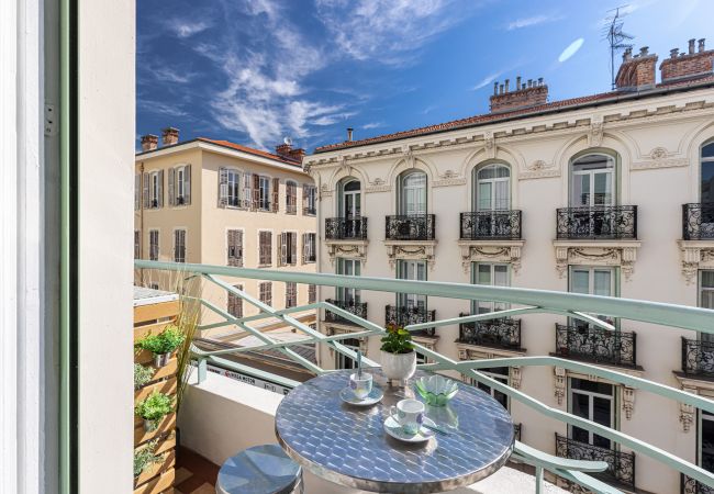 Studio in Nice -  Magnificent Art Deco Studio - City center Studio in Nice -  Magnificent Art Deco Studio - City center