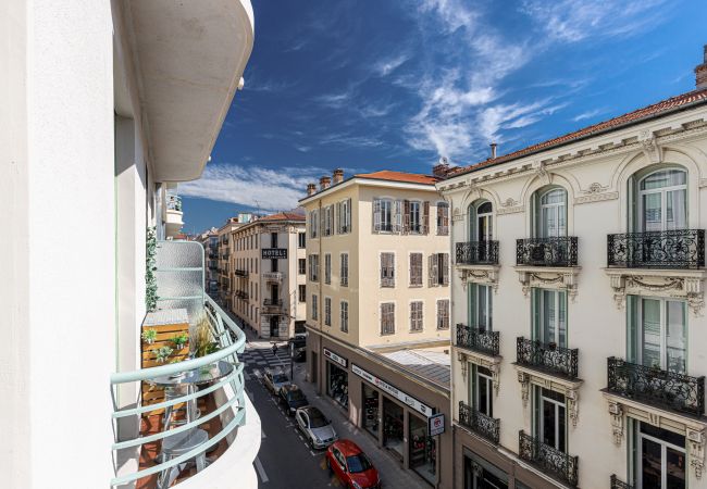 Studio in Nice -  Magnificent Art Deco Studio - City center Studio in Nice -  Magnificent Art Deco Studio - City center