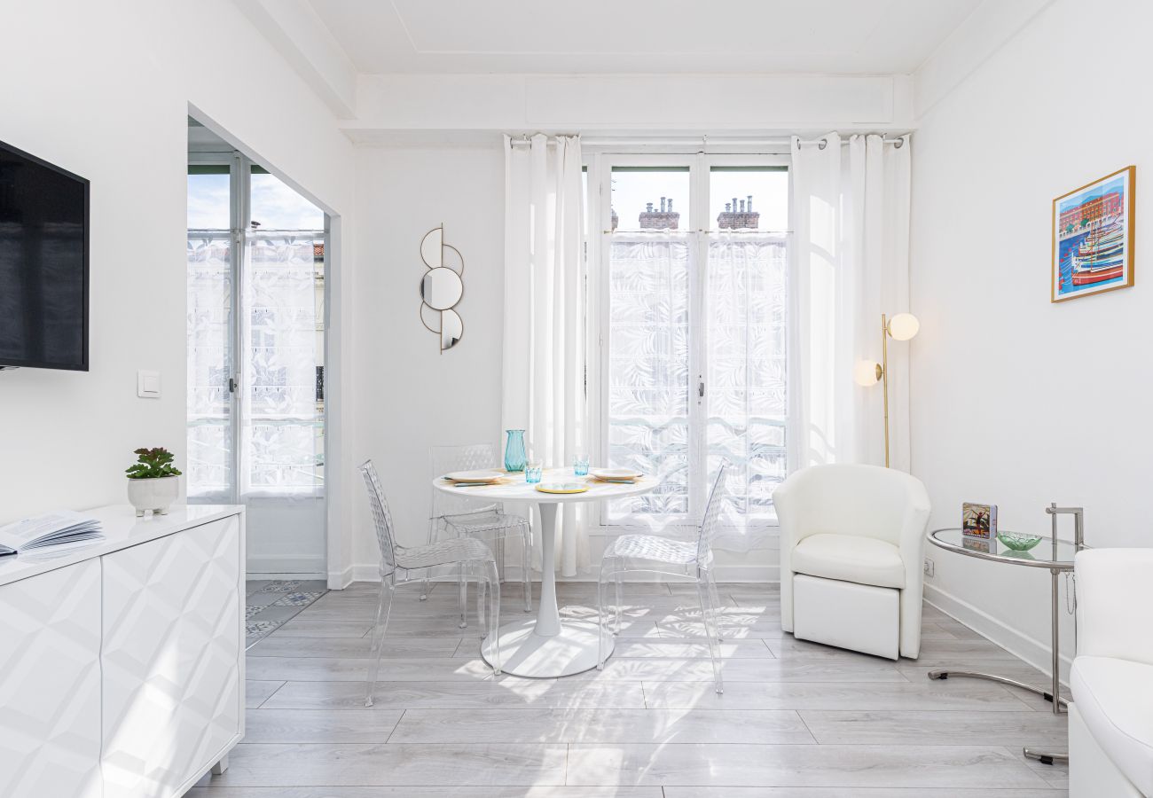 Studio in Nice -  Magnificent Art Deco Studio - City center Studio in Nice -  Magnificent Art Deco Studio - City center