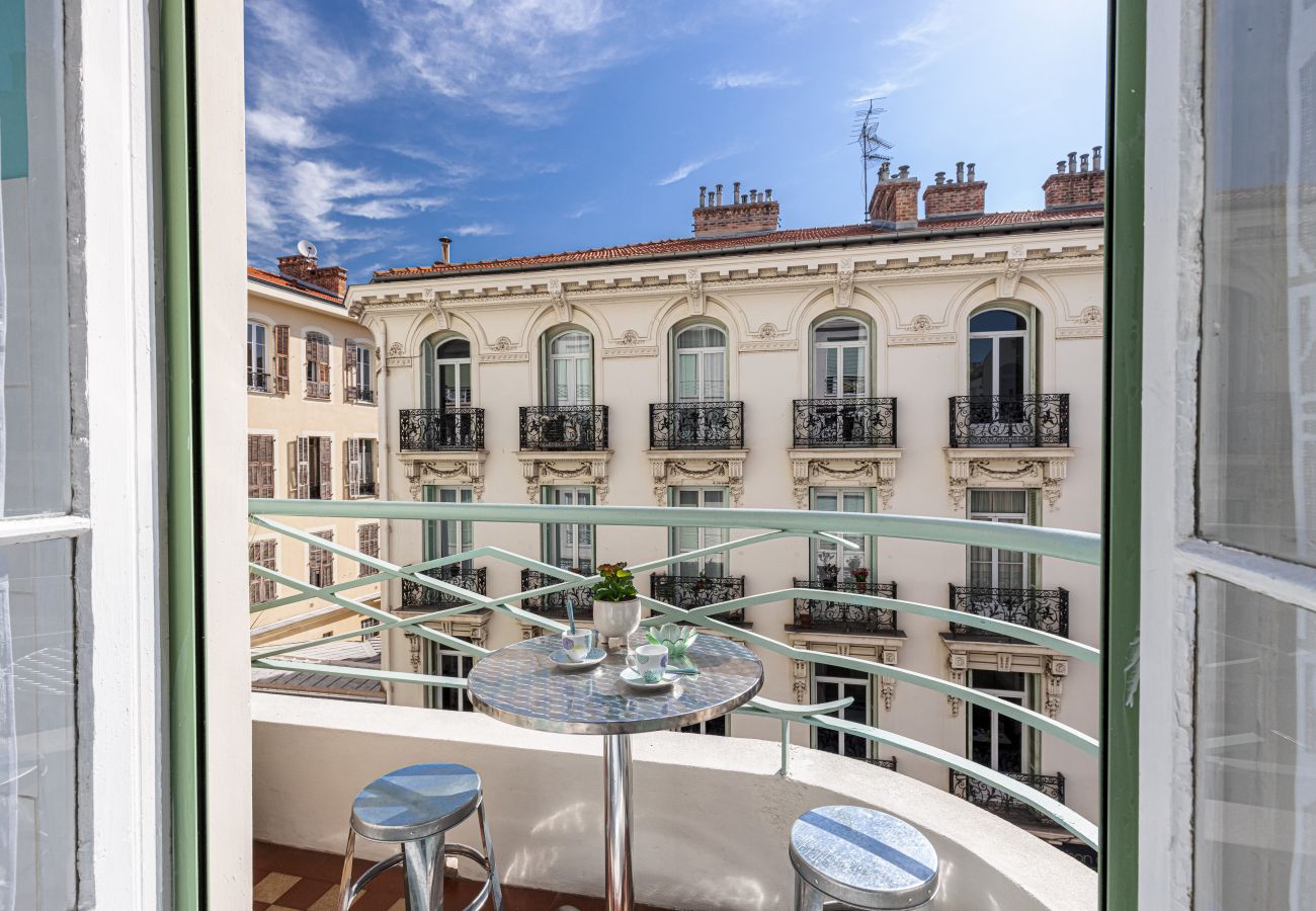 Studio in Nice -  Magnificent Art Deco Studio - City center Studio in Nice -  Magnificent Art Deco Studio - City center