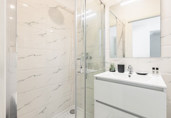 Apartment in Nice - Air-conditioned apartment - Terrace - Peaceful Apartment in Nice - Air-conditioned apartment - Terrace - Peaceful