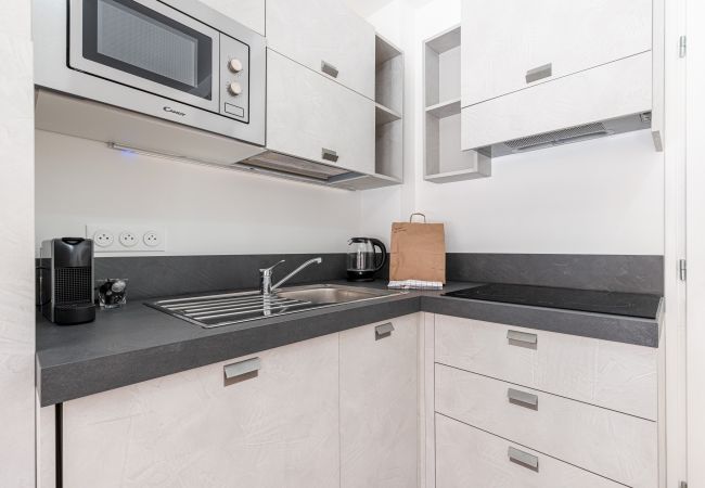 Apartment in Nice - Air-conditioned apartment - Terrace - Peaceful Apartment in Nice - Air-conditioned apartment - Terrace - Peaceful