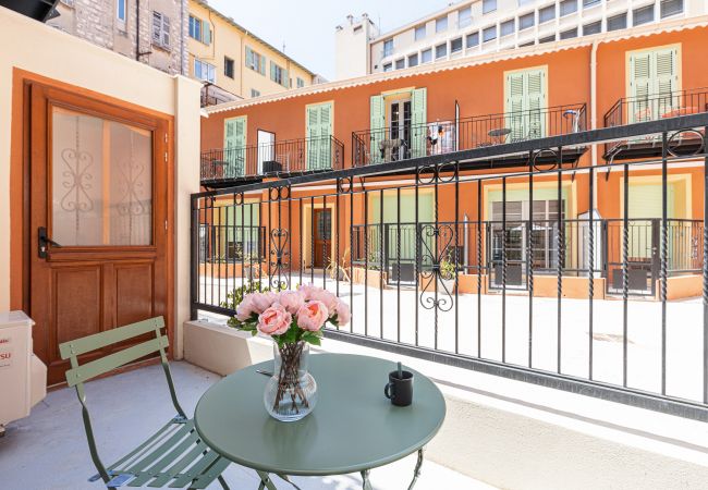 Apartment in Nice - Air-conditioned apartment - Terrace - Peaceful Apartment in Nice - Air-conditioned apartment - Terrace - Peaceful