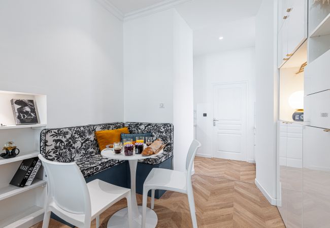 Apartment in Nice - Superb 2 bedrooms - Pedestrian zone - A/C Apartment in Nice - Superb 2 bedrooms - Pedestrian zone - A/C