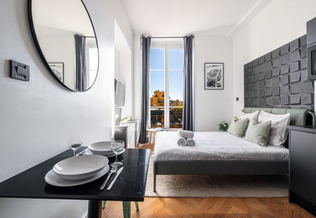 Studio in Nice - Modern & renovated studio - A/C - 300m Jean Médecin  Studio in Nice - Modern & renovated studio - A/C - 300m Jean Médecin