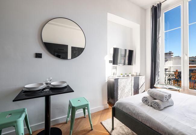 Studio in Nice - Modern & renovated studio - A/C - 300m Jean Médecin  Studio in Nice - Modern & renovated studio - A/C - 300m Jean Médecin