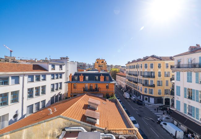 Studio in Nice - Modern & renovated studio - A/C - 300m Jean Médecin  Studio in Nice - Modern & renovated studio - A/C - 300m Jean Médecin