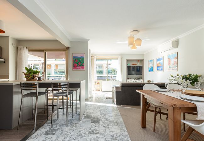  in Saint-Laurent-du-Var - Large 3p for families - 300m from the sea - A/C