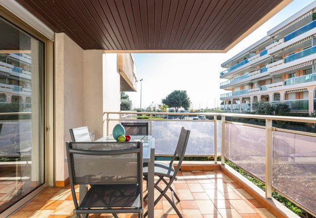 Apartment in Saint-Laurent-du-Var - Large 3p for families - 300m from the sea - A/C Apartment in Saint-Laurent-du-Var - Large 3p for families - 300m from the sea - A/C