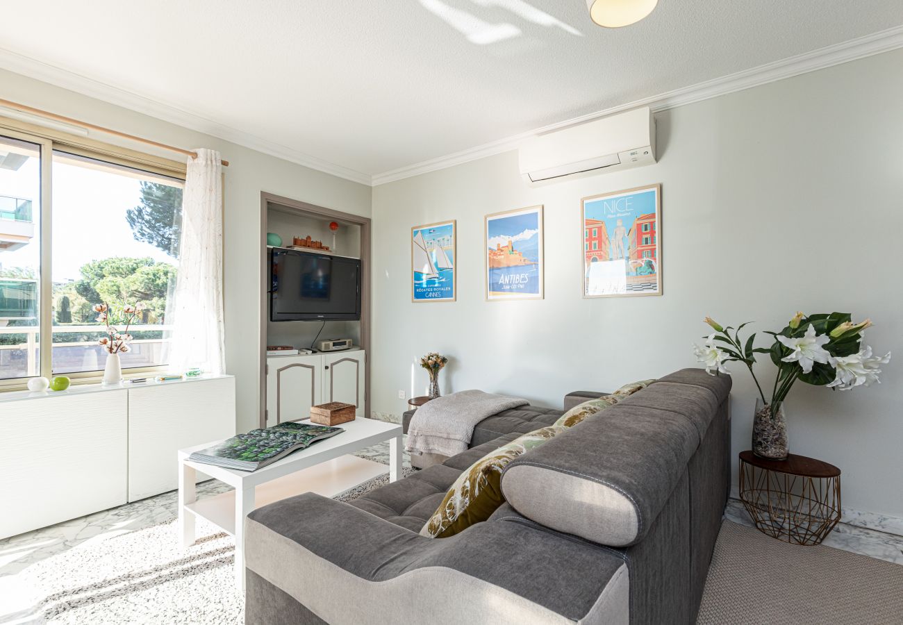 Apartment in Saint-Laurent-du-Var - Large 3p for families - 300m from the sea - A/C Apartment in Saint-Laurent-du-Var - Large 3p for families - 300m from the sea - A/C