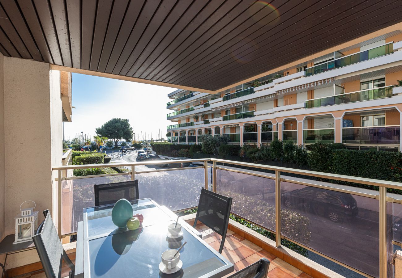 Apartment in Saint-Laurent-du-Var - Large 3p for families - 300m from the sea - A/C Apartment in Saint-Laurent-du-Var - Large 3p for families - 300m from the sea - A/C