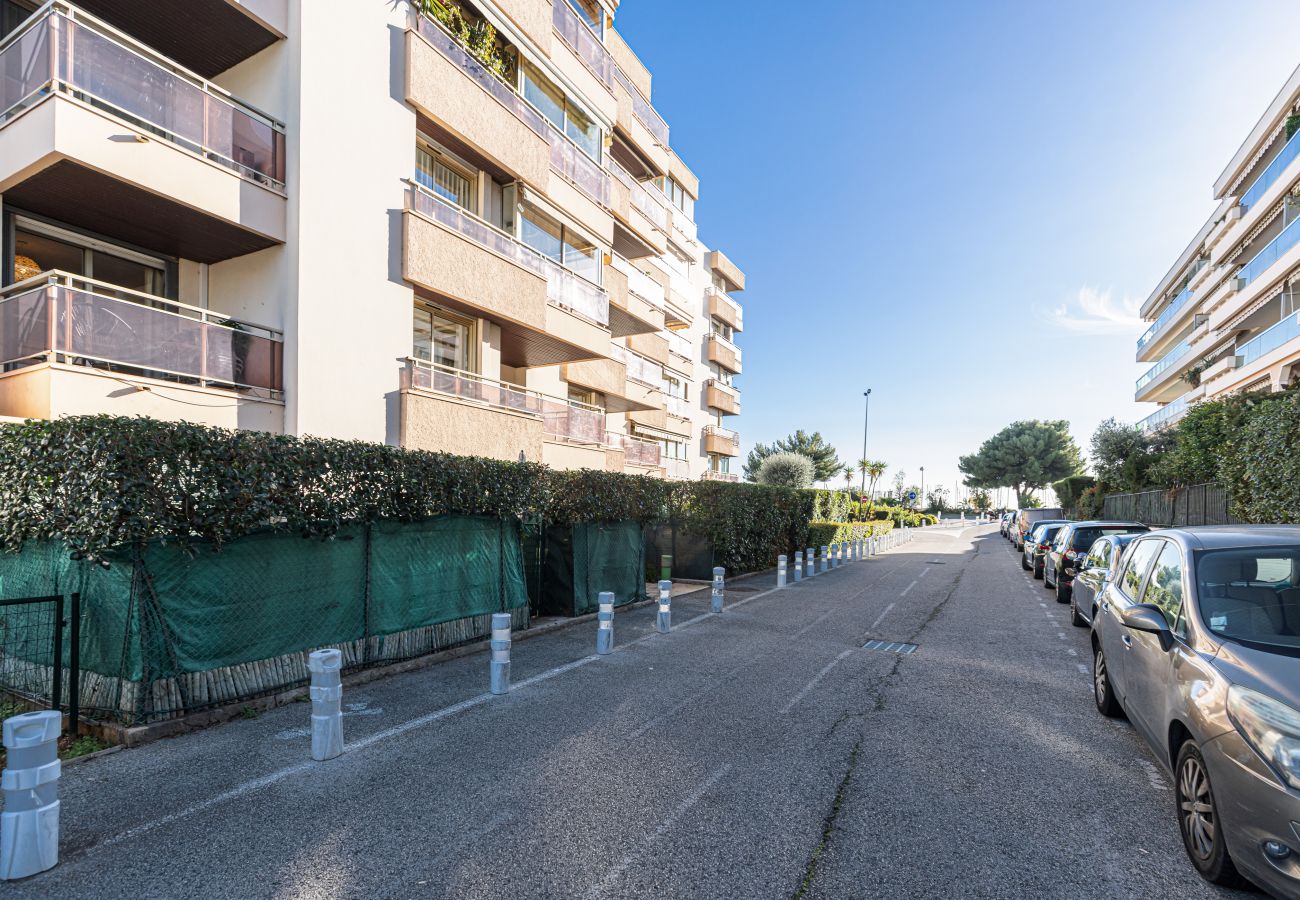 Apartment in Saint-Laurent-du-Var - Large 3p for families - 300m from the sea - A/C Apartment in Saint-Laurent-du-Var - Large 3p for families - 300m from the sea - A/C
