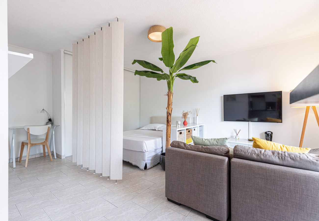 Studio in Nice - Bright studio with terrace - Swimming pool - Parking 