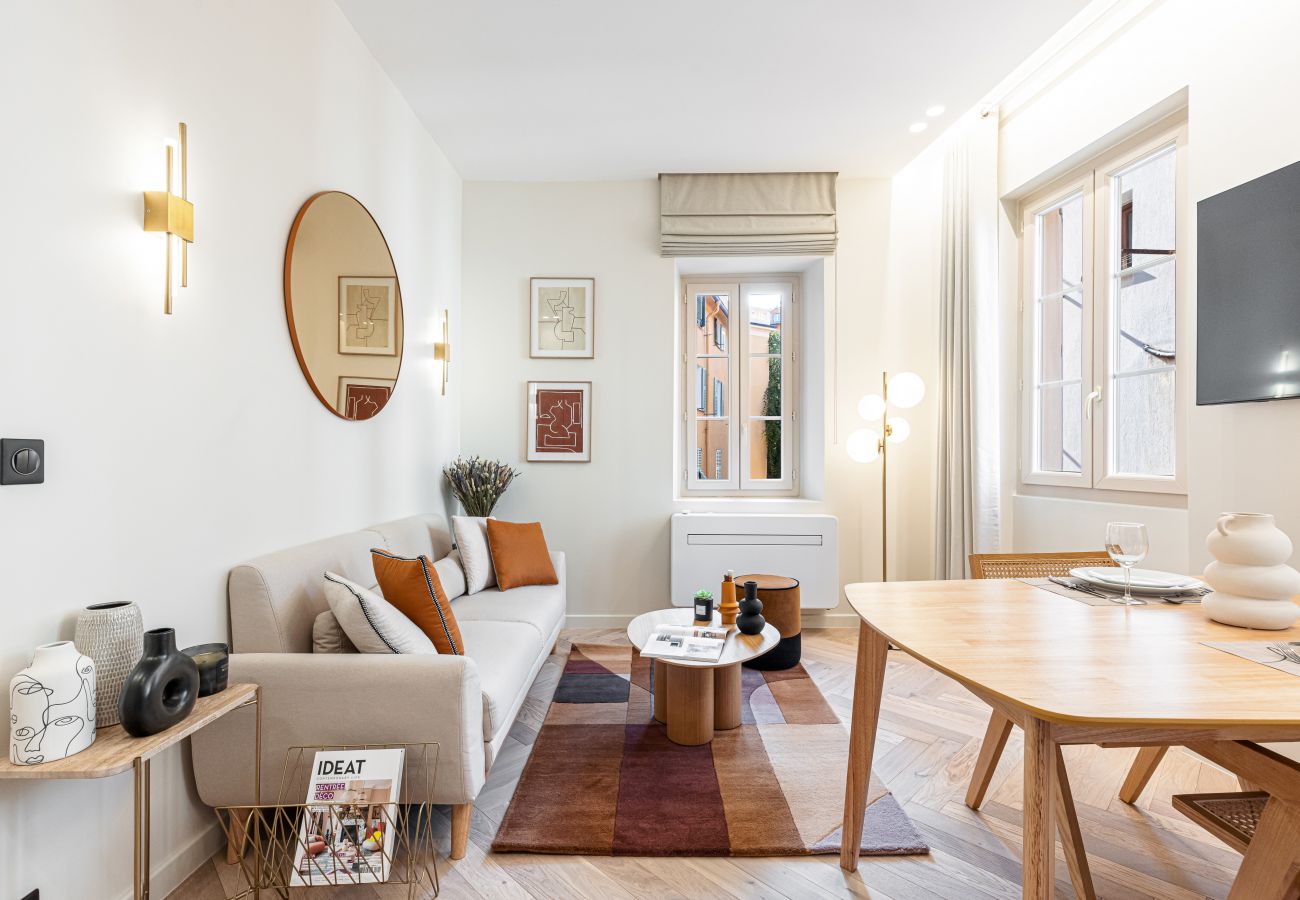 Apartment in Nice - Colorful magnificient 2-room apartment - Contemporary decoration - AC - Old town