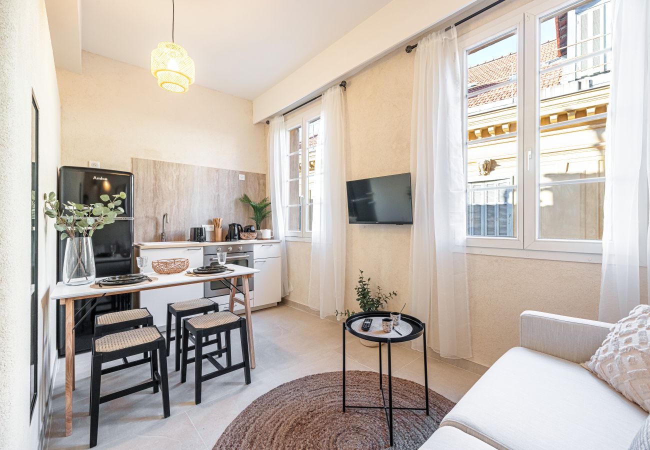 Studio in Nice - Studio Boheme - Old Town - 2 steps from the sea