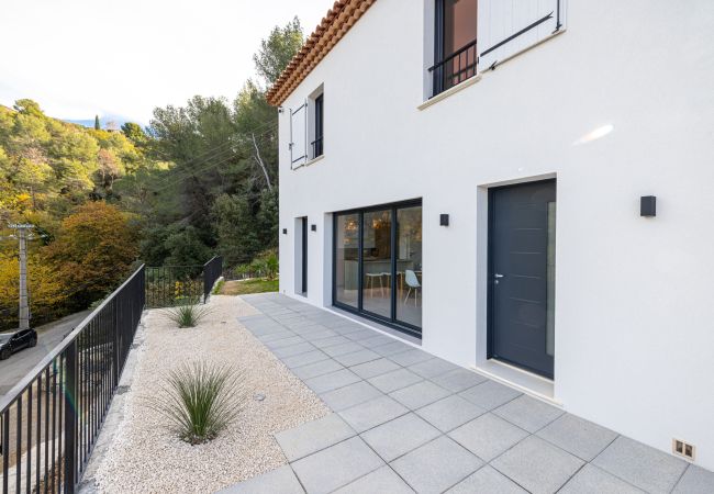 Villa in Colomars - Villa RIVIERA - New between sea and mountains Villa in Colomars - Villa RIVIERA - New between sea and mountains