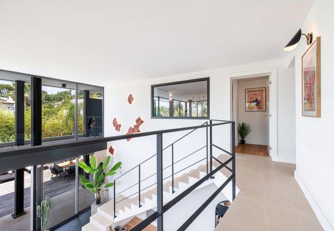 Villa in Mougins - Unique Villa - Contemporary - Swimming pool - Air conditioning Villa in Mougins - Unique Villa - Contemporary - Swimming pool - Air conditioning