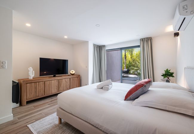 Villa in Mougins - Unique Villa - Contemporary - Swimming pool - Air conditioning Villa in Mougins - Unique Villa - Contemporary - Swimming pool - Air conditioning