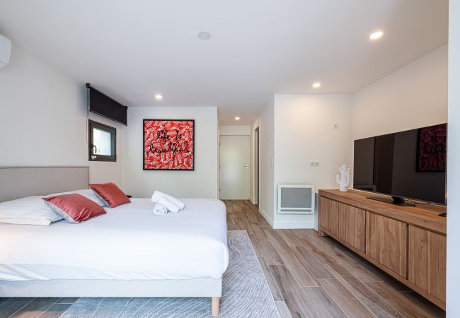 Villa in Mougins - Unique Villa - Contemporary - Swimming pool - Air conditioning Villa in Mougins - Unique Villa - Contemporary - Swimming pool - Air conditioning