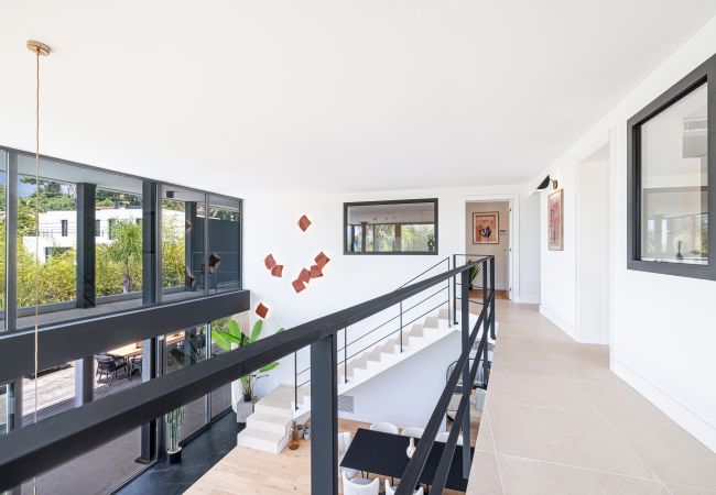 Villa in Mougins - Unique Villa - Contemporary - Swimming pool - Air conditioning Villa in Mougins - Unique Villa - Contemporary - Swimming pool - Air conditioning