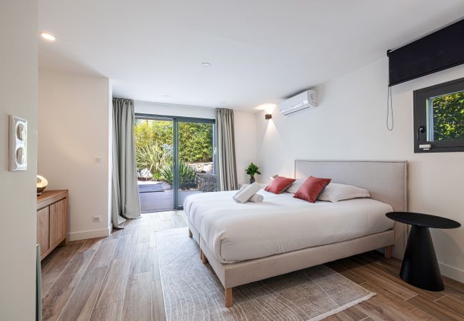 Villa in Mougins - Unique Villa - Contemporary - Swimming pool - Air conditioning Villa in Mougins - Unique Villa - Contemporary - Swimming pool - Air conditioning