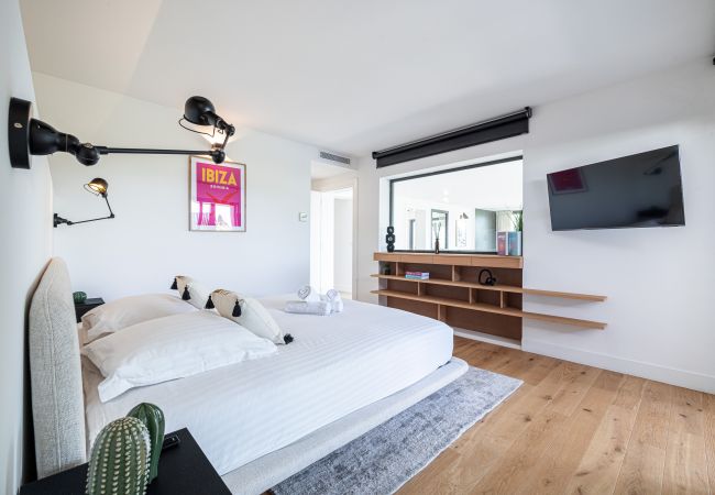 Villa in Mougins - Unique Villa - Contemporary - Swimming pool - Air conditioning Villa in Mougins - Unique Villa - Contemporary - Swimming pool - Air conditioning