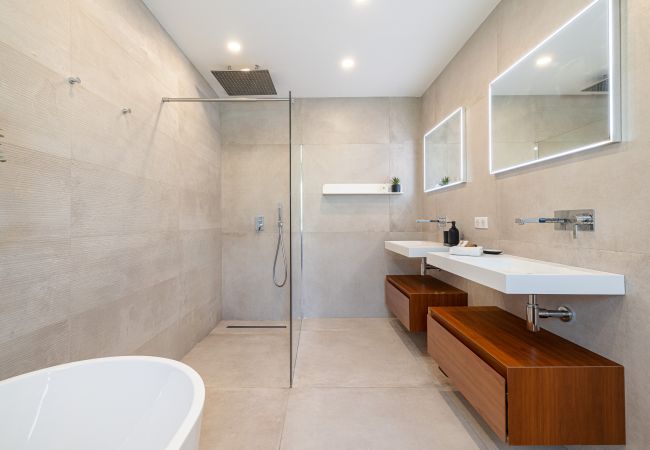 Villa in Mougins - Unique Villa - Contemporary - Swimming pool - Air conditioning Villa in Mougins - Unique Villa - Contemporary - Swimming pool - Air conditioning