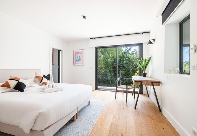 Villa in Mougins - Unique Villa - Contemporary - Swimming pool - Air conditioning Villa in Mougins - Unique Villa - Contemporary - Swimming pool - Air conditioning