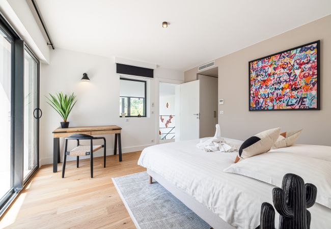 Villa in Mougins - Unique Villa - Contemporary - Swimming pool - Air conditioning Villa in Mougins - Unique Villa - Contemporary - Swimming pool - Air conditioning