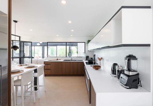 Villa in Mougins - Unique Villa - Contemporary - Swimming pool - Air conditioning Villa in Mougins - Unique Villa - Contemporary - Swimming pool - Air conditioning