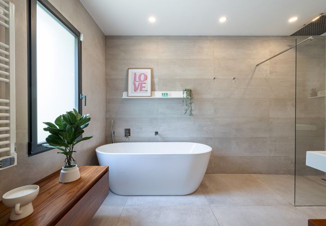 Villa in Mougins - Unique Villa - Contemporary - Swimming pool - Air conditioning Villa in Mougins - Unique Villa - Contemporary - Swimming pool - Air conditioning