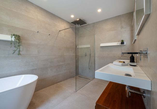 Villa in Mougins - Unique Villa - Contemporary - Swimming pool - Air conditioning Villa in Mougins - Unique Villa - Contemporary - Swimming pool - Air conditioning