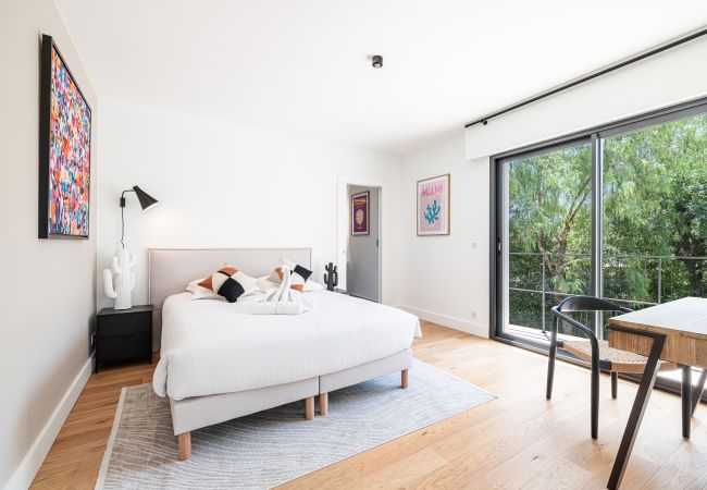 Villa in Mougins - Unique Villa - Contemporary - Swimming pool - Air conditioning Villa in Mougins - Unique Villa - Contemporary - Swimming pool - Air conditioning