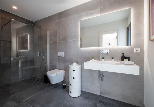 Villa in Mougins - Unique Villa - Contemporary - Swimming pool - Air conditioning Villa in Mougins - Unique Villa - Contemporary - Swimming pool - Air conditioning