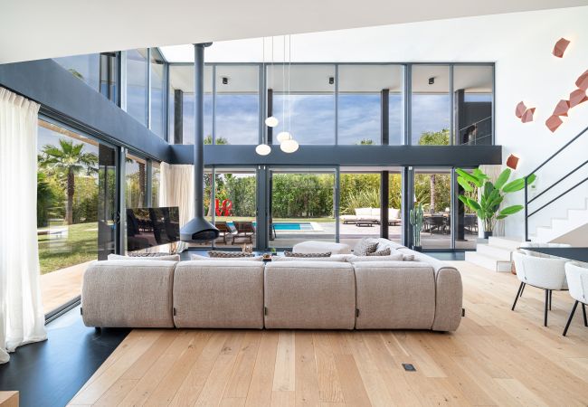 Villa in Mougins - Unique Villa - Contemporary - Swimming pool - Air conditioning Villa in Mougins - Unique Villa - Contemporary - Swimming pool - Air conditioning