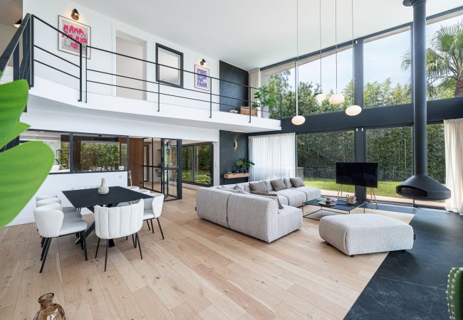 Villa in Mougins - Unique Villa - Contemporary - Swimming pool - Air conditioning Villa in Mougins - Unique Villa - Contemporary - Swimming pool - Air conditioning