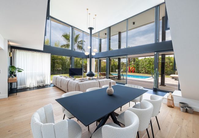 Villa in Mougins - Unique Villa - Contemporary - Swimming pool - Air conditioning Villa in Mougins - Unique Villa - Contemporary - Swimming pool - Air conditioning