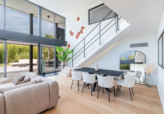 Villa in Mougins - Unique Villa - Contemporary - Swimming pool - Air conditioning Villa in Mougins - Unique Villa - Contemporary - Swimming pool - Air conditioning