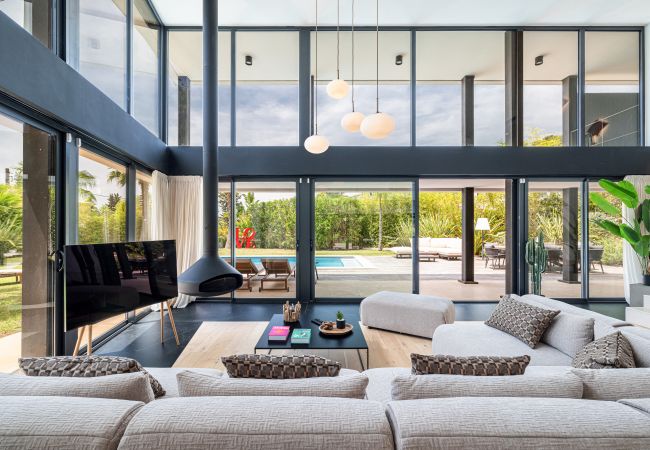 Villa in Mougins - Unique Villa - Contemporary - Swimming pool - Air conditioning Villa in Mougins - Unique Villa - Contemporary - Swimming pool - Air conditioning